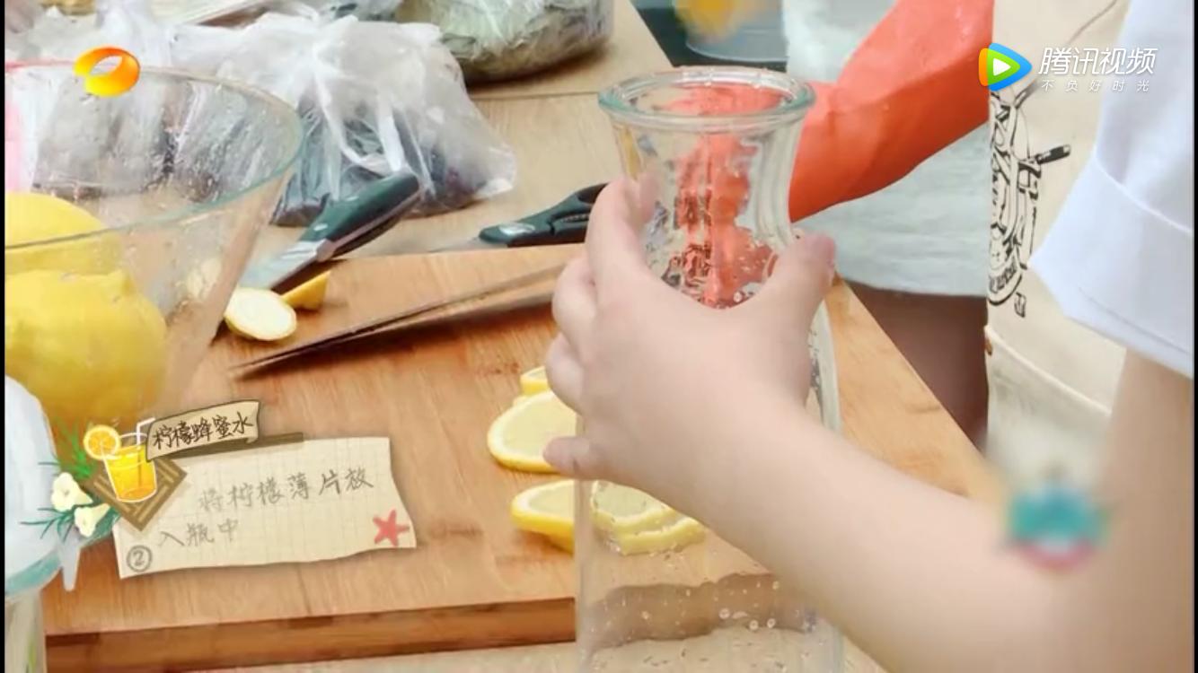 赵薇蜂蜜柠檬水真的好喝么,中餐厅赵薇做的蜂蜜柠檬水