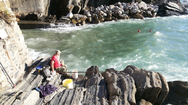 浜氬緱閲屼簹娴峰哺鏃呮父,浜氬痉閲屼簹灏忛晣娴疯竟