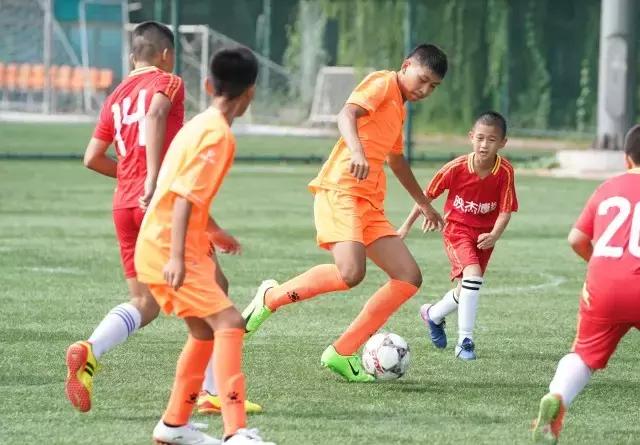 点球决战，*疆新**夺冠！北京晚报百队杯城际赛落幕，孩子们汗洒赛场