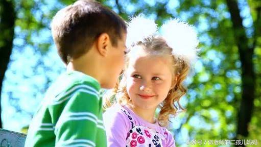 二宝把大宝打了,二宝打大宝妈妈让大宝还手的视频