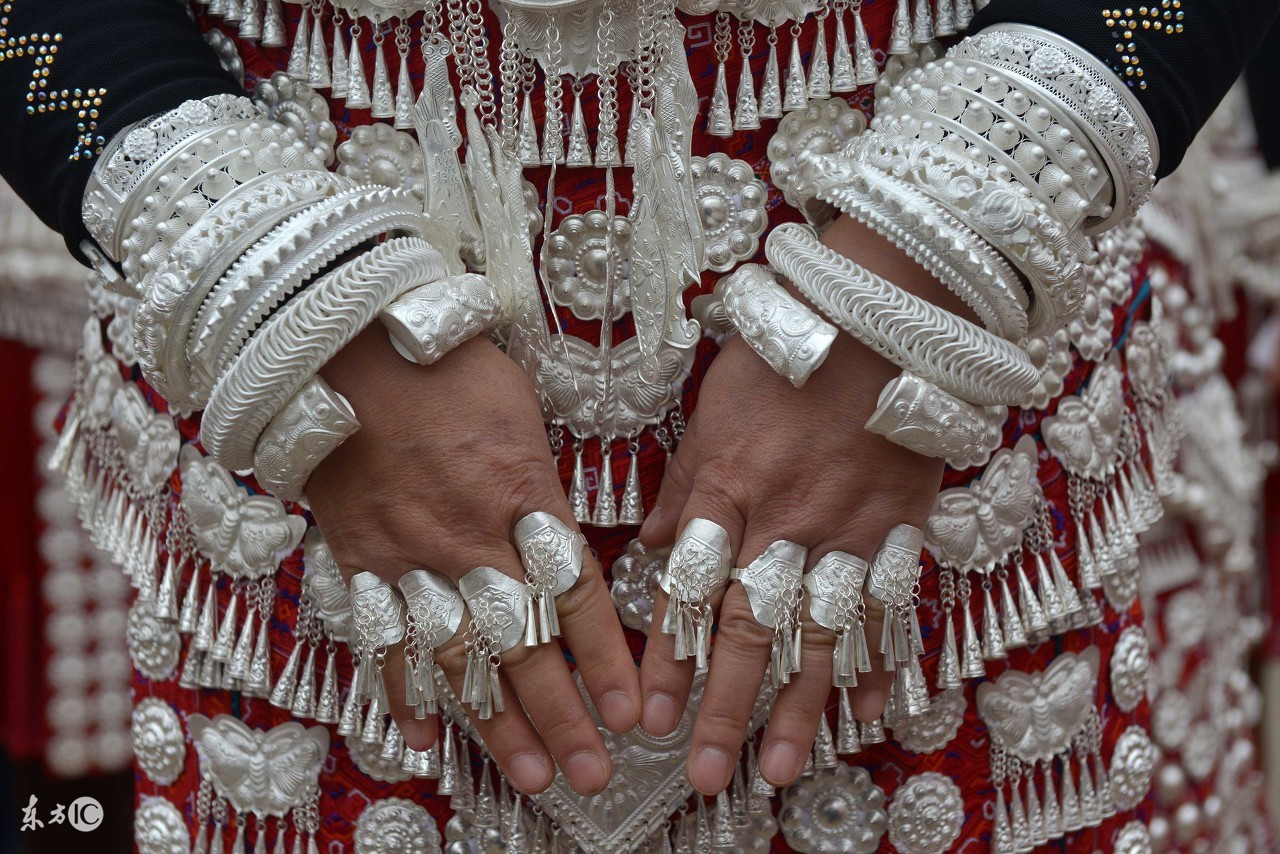 怎么分辨纯银项链是不是真假,怎么鉴别纯银首饰真假