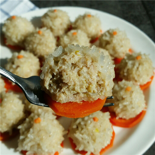 家常蒸糯米丸子的4种做法,咬一口糯米丸子