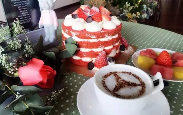 让吃货来了不走的地方，居然是一家汽车4S店！