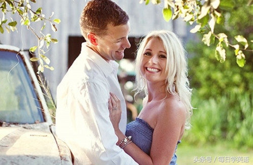 某人对你有意思？不要错过这5种迹象