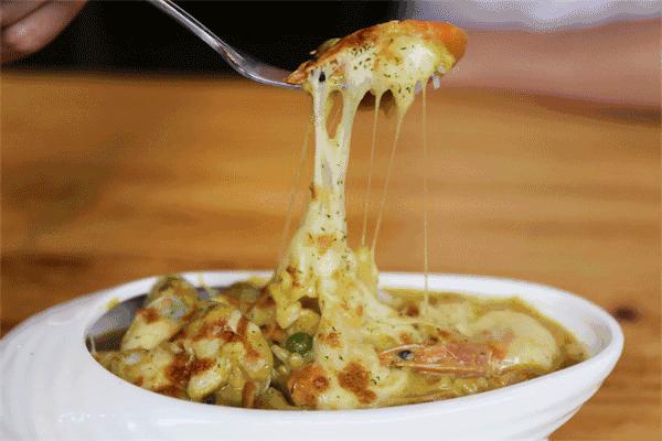 普通一道菜加了芝士就高大上，是不是能拉出丝就会更疯狂？