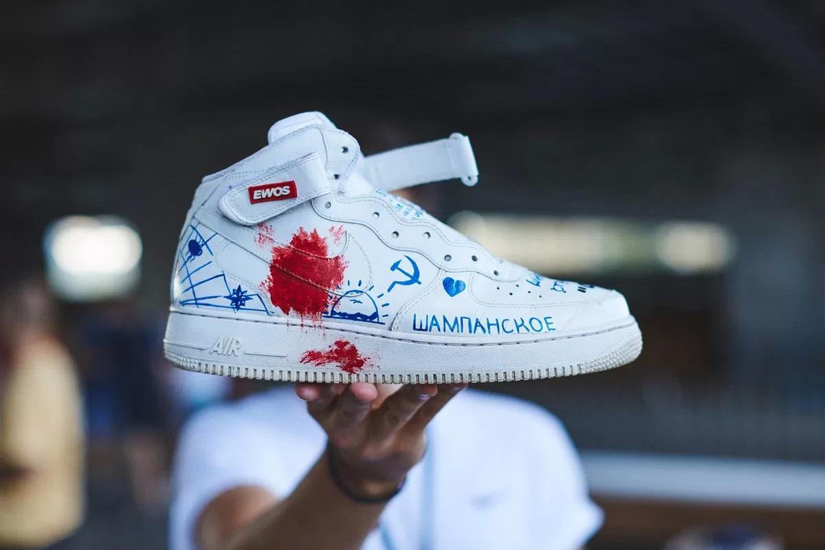 战斗民族也爱Supreme莫斯科球鞋市集出现各式天价客制球鞋