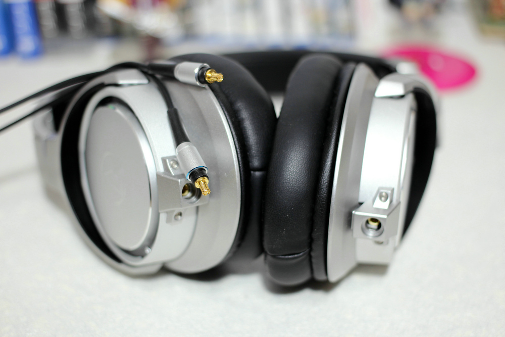 铁三角athsr9头戴式耳机,铁三角ath-twx95.2蓝牙耳机测评