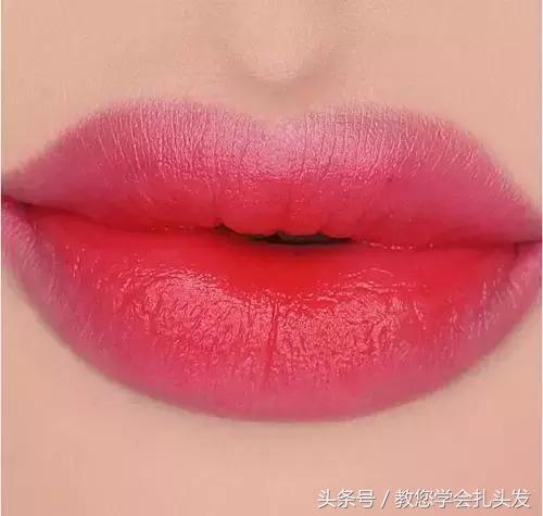 短头发怎么扎热巴同款蝴蝶结发型,怎样扎迪丽热巴的发型丸子头