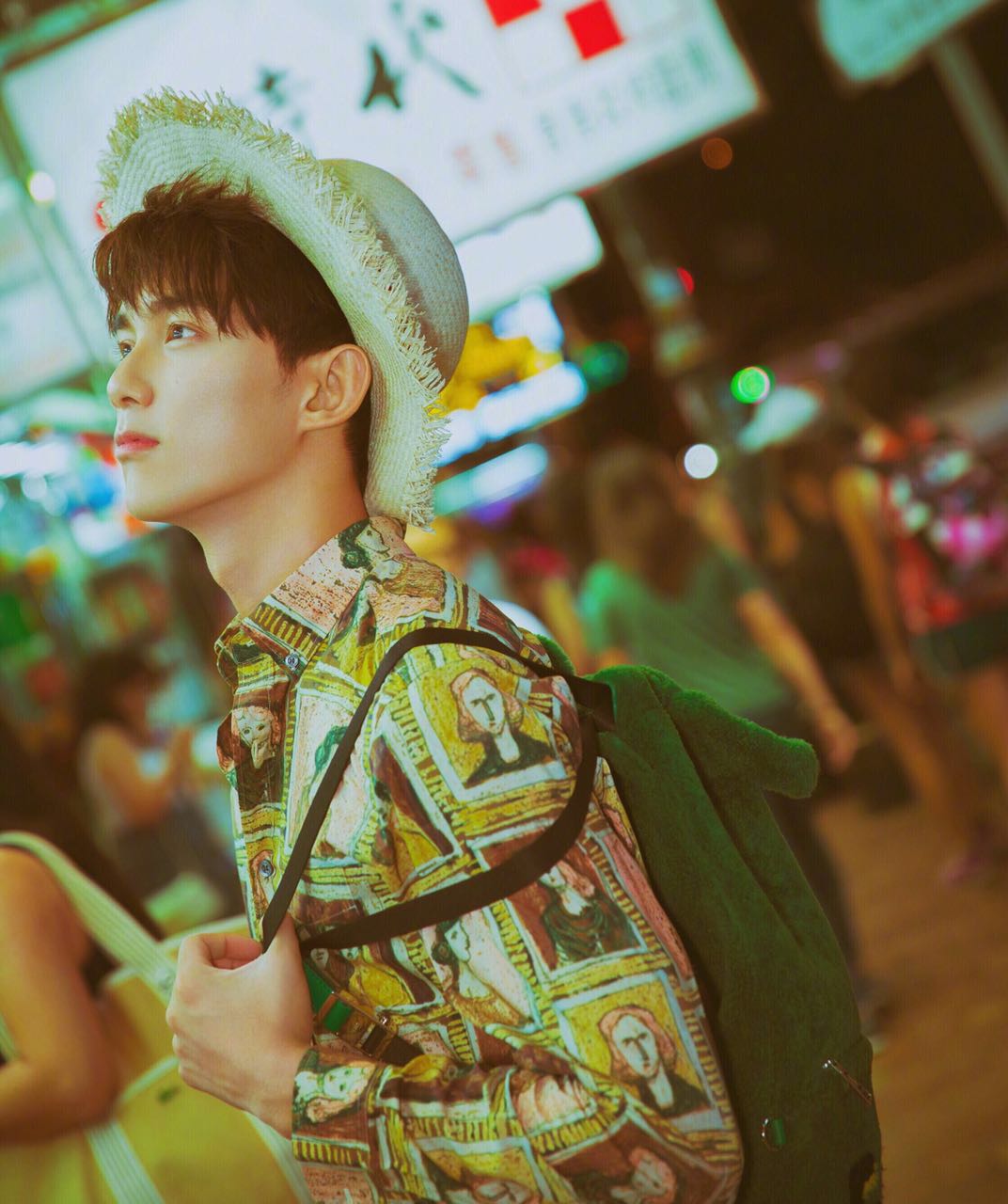 吴磊帅气撩人照 (吴磊少年阳光帅气)