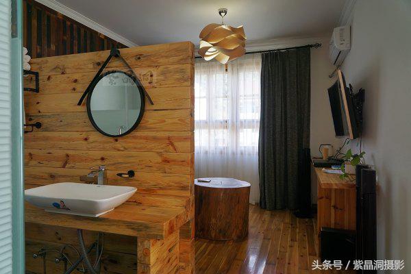 我们是谁？游客！我们做啥？木工！怎么做？打酱油！