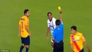 十大现役足球运动员跳水,基本功不扎实但速度快的足球明星