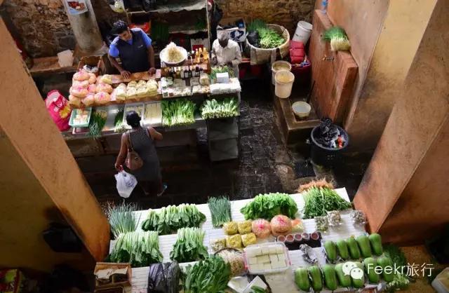 这个与马尔代夫隔海相望的火山岛国，免签人少，还可以玩遍海陆空