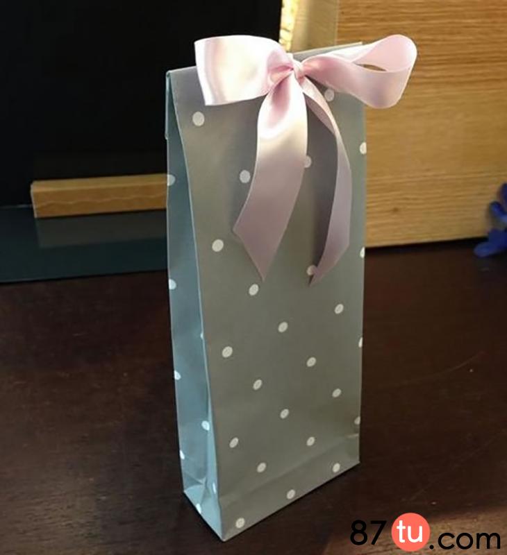 礼品袋的折纸方法简单又实用,礼品袋折纸教程正方纸