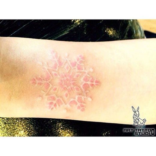 给自己纹身小技巧,素雅的隐形纹身图