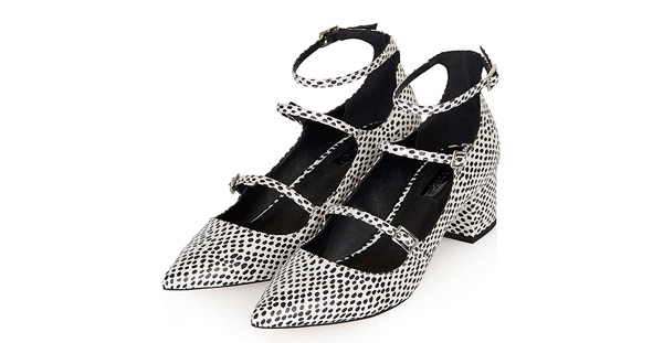 小学生怎么穿潮流时代的衣服 (小学生减龄时尚衣服)