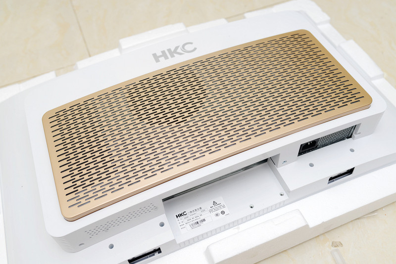 这才是全面屏手机游戏,直屏跟曲面屏游戏体验