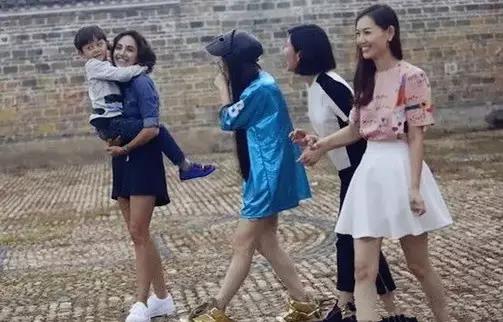 永远经典的小白鞋,回忆里的小白鞋