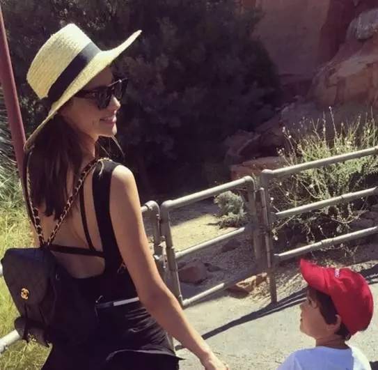 杨幂米兰包包,杨幂时尚包