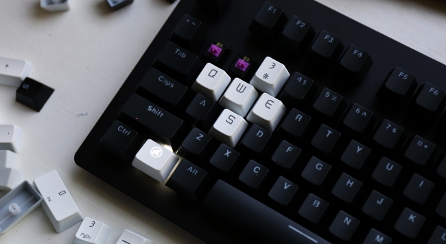异极战魔者可换轴机械键盘,战魔者机械键盘推荐