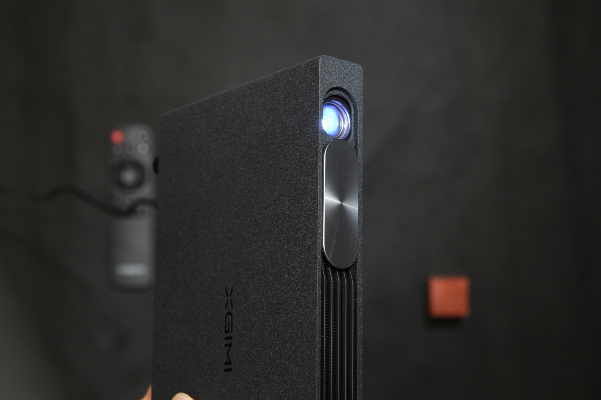 极米幕布遥控器更换,极米h1遥控器电池更换方法