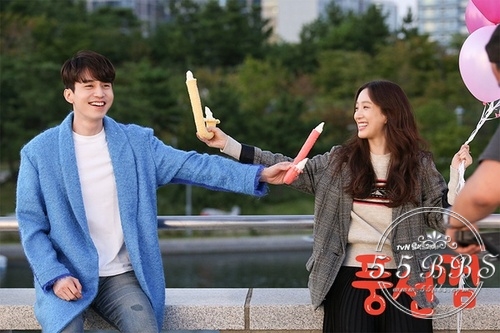 乔妹再美不如唇*诱色**人盘点那些被韩剧带火的唇膏