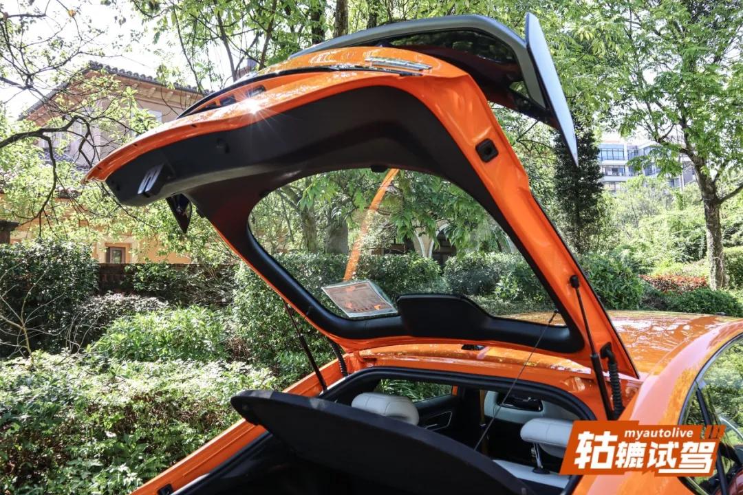 运动轿跑第三代mg6pro上市,全新mg6pro预告图