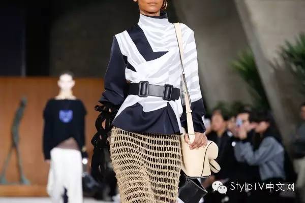 loewe包包经典款,loewe最值得入款的包包