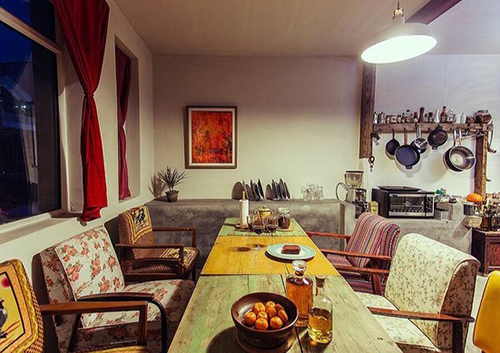 若尔盖草原房车营地,草原深处的房车营地