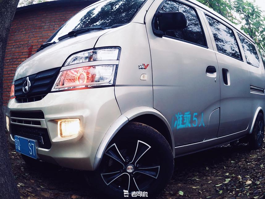 后驱五菱宏光爆改,爆改的五菱宏光竟然能上天