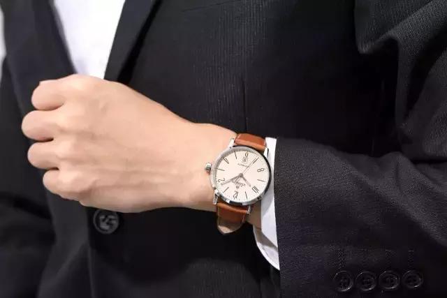 卡西欧和阿玛尼怎么选,卡西欧和阿玛尼哪个好