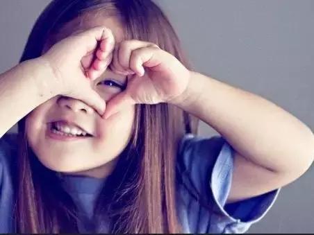 该如何正确的表扬和鼓励孩子,这3句话教你如何正确的鼓励孩子