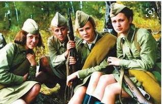 苏联女兵打仗,战争时期日军女兵为何穿裙子