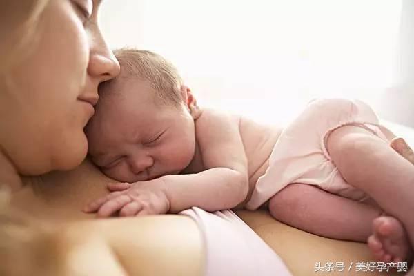 新生儿频繁打嗝吐奶是怎么回事,新生儿吃奶打嗝频繁的原因