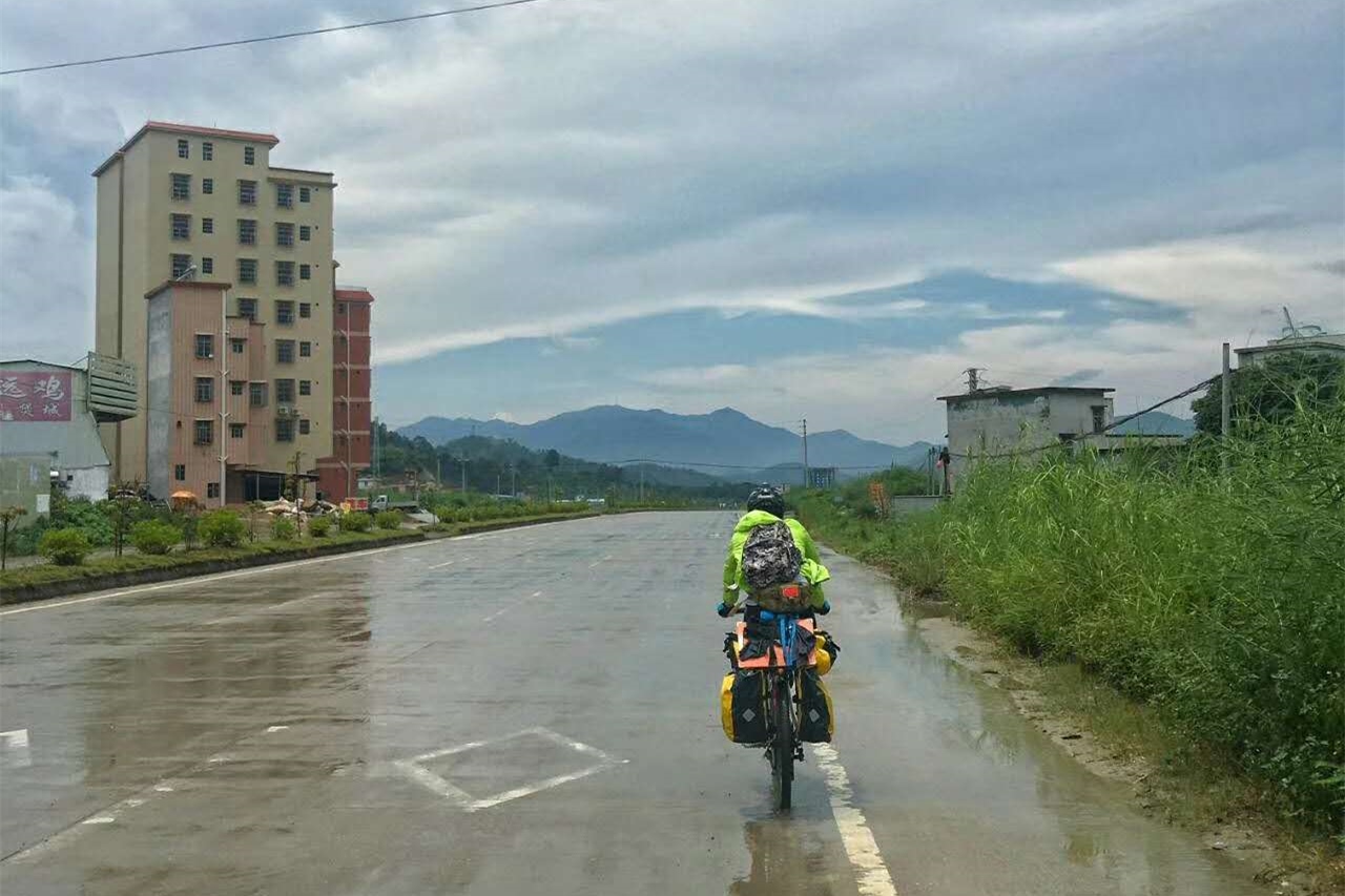 单车骑行西藏每日花费,一辆车环游6万公里