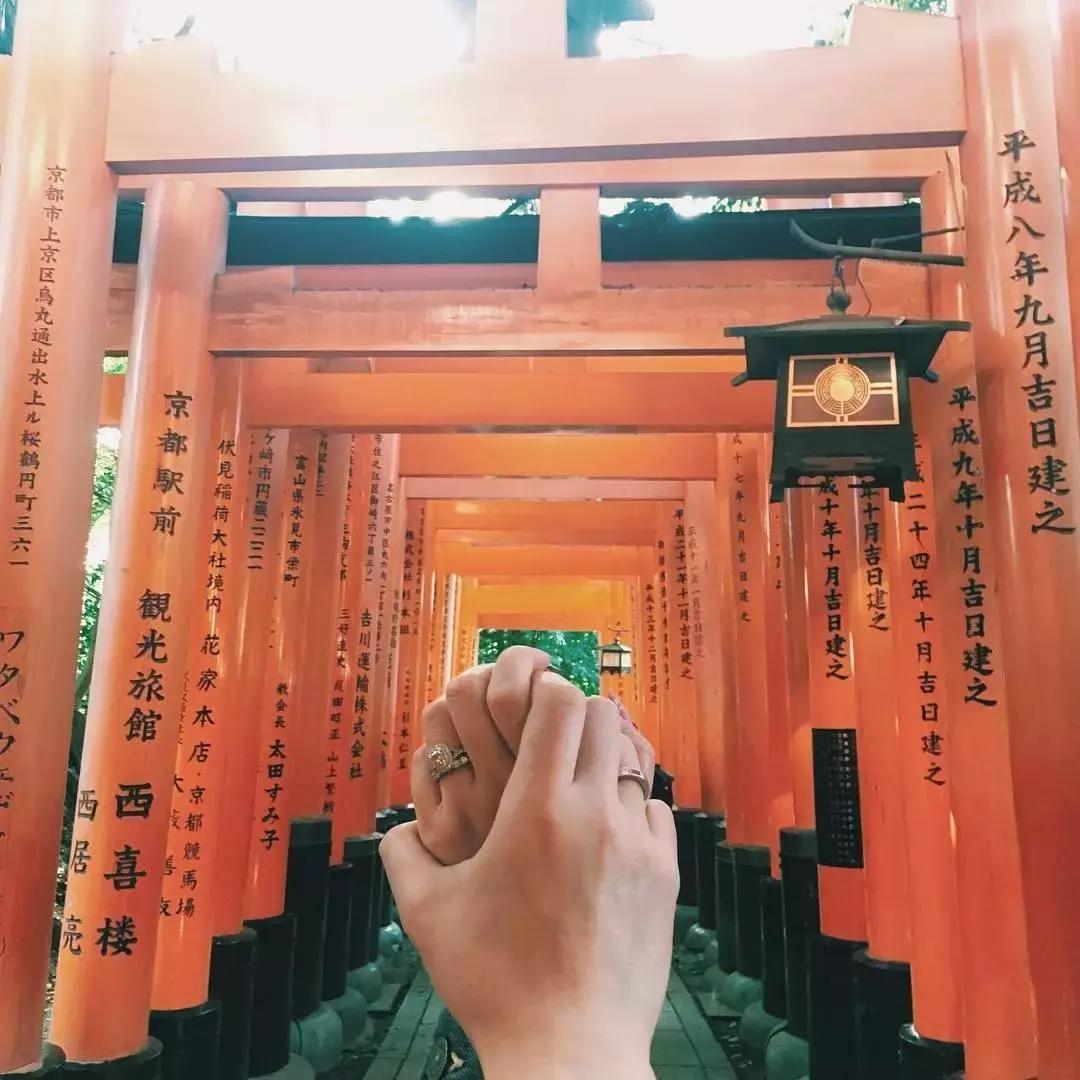 他的朋友圈里都是她,你的朋友圈全是她的照片