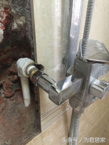 装花洒预埋的内丝弯头4分还是6分,花洒内丝弯头15.5公分能不能安装