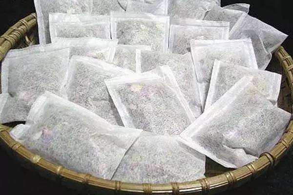 用热敷能治愈乳腺囊肿吗,乳腺囊肿贴膏药能彻底治愈吗