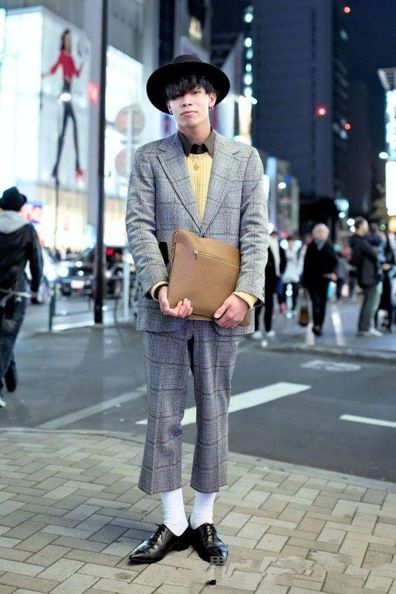 不卷边的裤子怎么缝,不卷裤脚怎么让裤子变短