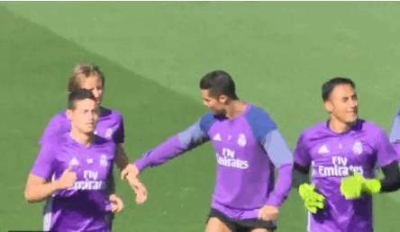 谁能想到，足球场上的魔王们私下里竟然会这么萌