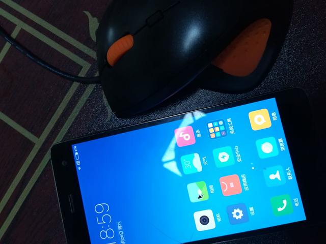 手机碎屏怎么办？二十元让你继续使用！