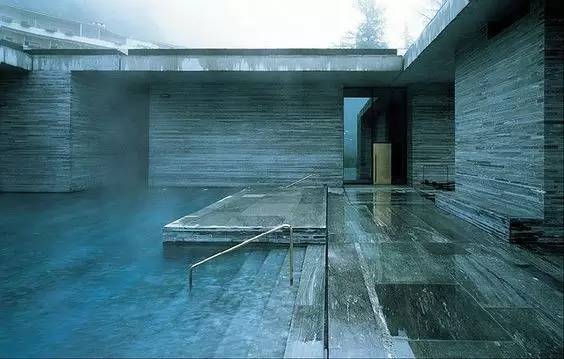 建築有水，心若止水