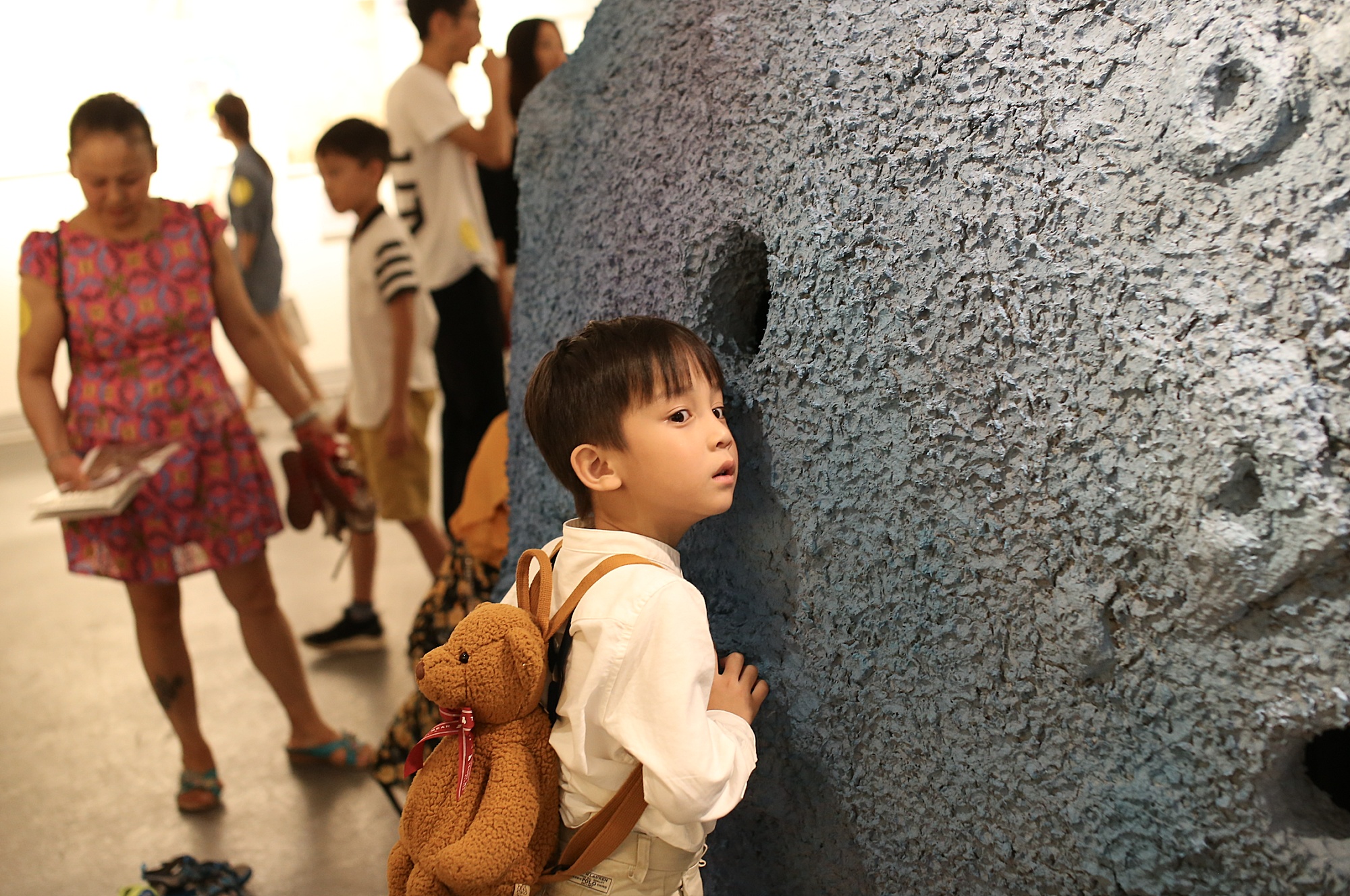 *袜丝**艺术品：大人想到的性暗示，可是小朋友想到的是辣椒