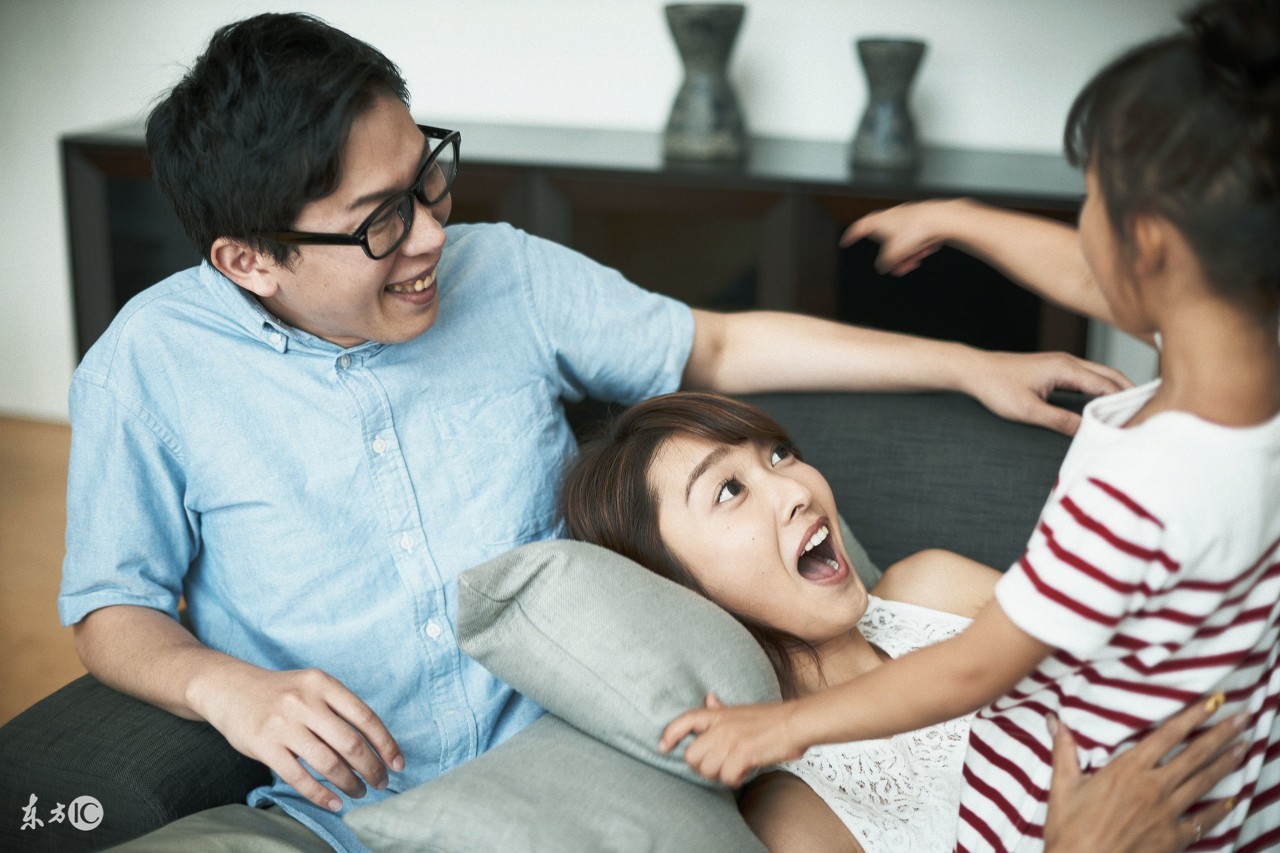 孩子最应该玩的4种游戏,3个孩子一起玩的游戏