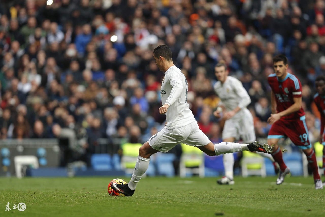 怎么像c罗一样踢出又准又快的球,如何踢出c罗的电梯球