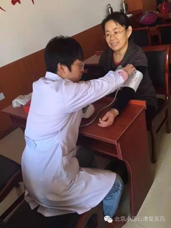 关爱健康公益义诊,义诊活动进社区健康关爱暖人心