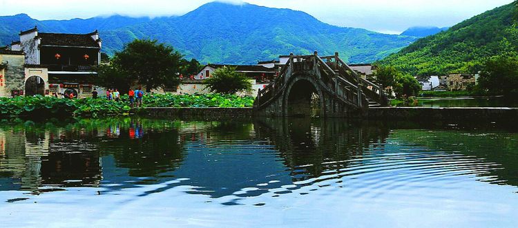 水光潋滟晴方好描写哪个景点,山色空蒙雨亦奇