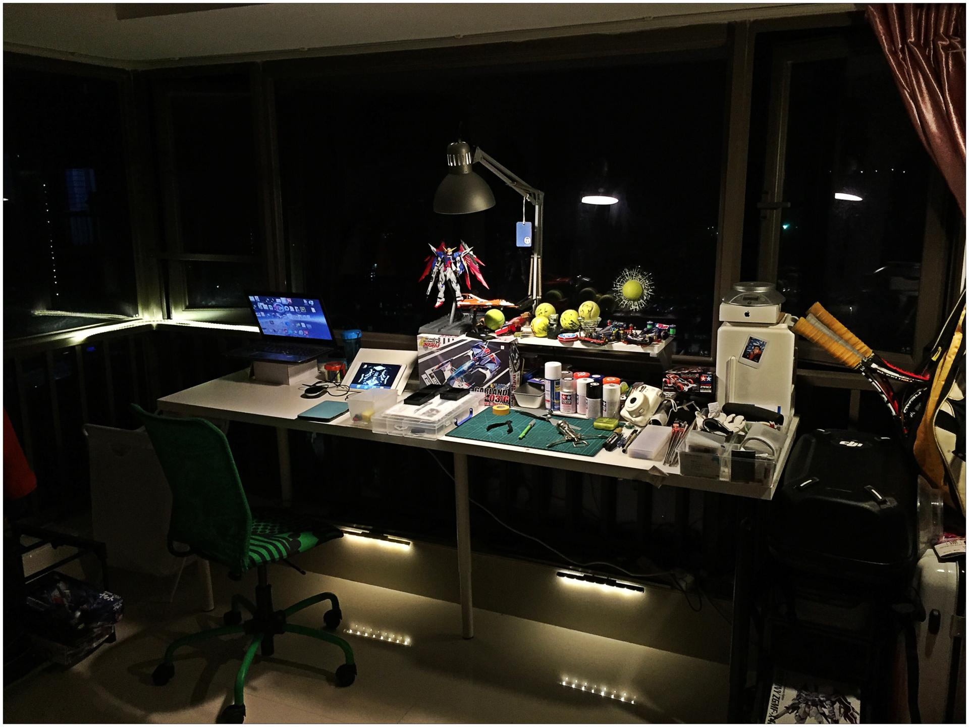 设计师两台显示屏怎么放好看,设计师两台显示器