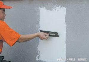 墙面潮湿起皮脱落什么原因,墙面漏水起皮的原因和处理方法