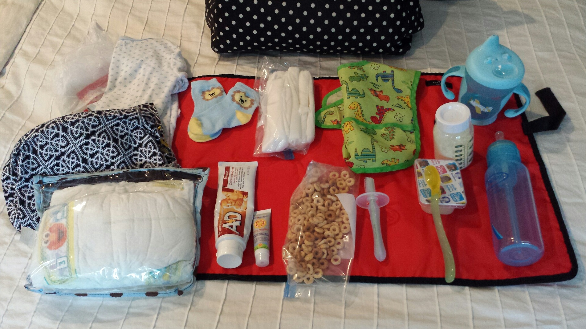 宝妈出门携带的袋子,出门必备尿布包