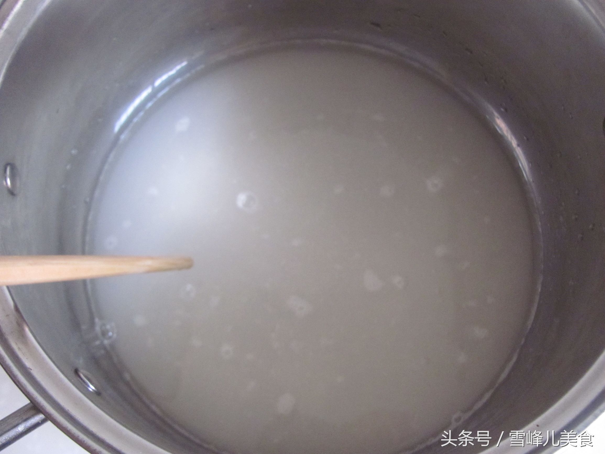 转化糖浆熬硬了有办法补救吗,转化糖浆熬浓了做月饼可以放水吗